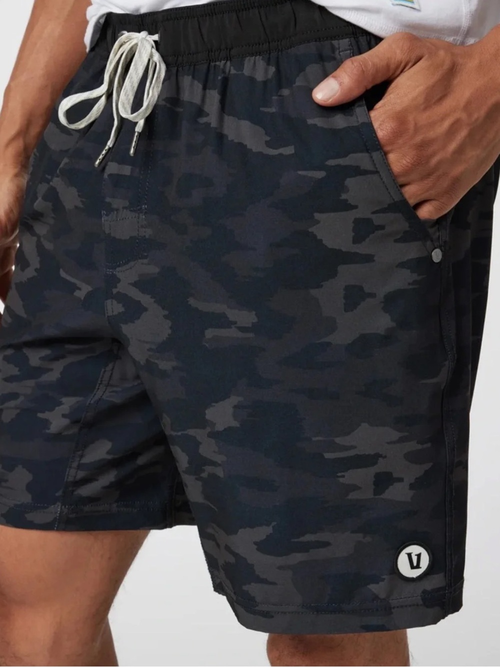 Men’s Vuori Shorts KORE XXL Black Gray Camo Lined Athletic Stretch V302 EUC